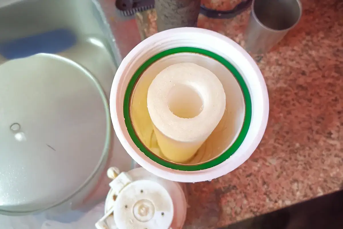 Clean/New pre-filter candle after replacement